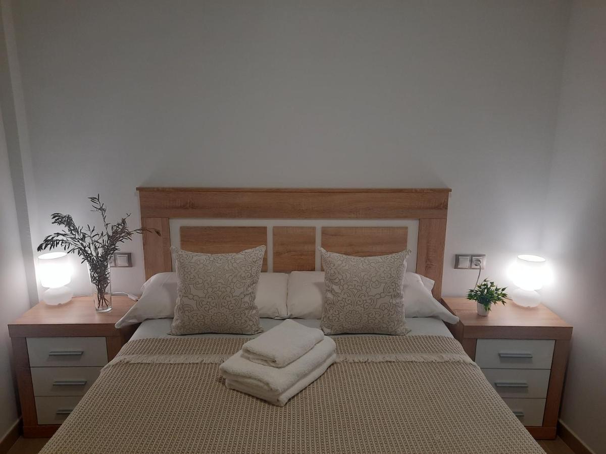 Apartamentos Clavero 10 プラセンシア エクステリア 写真